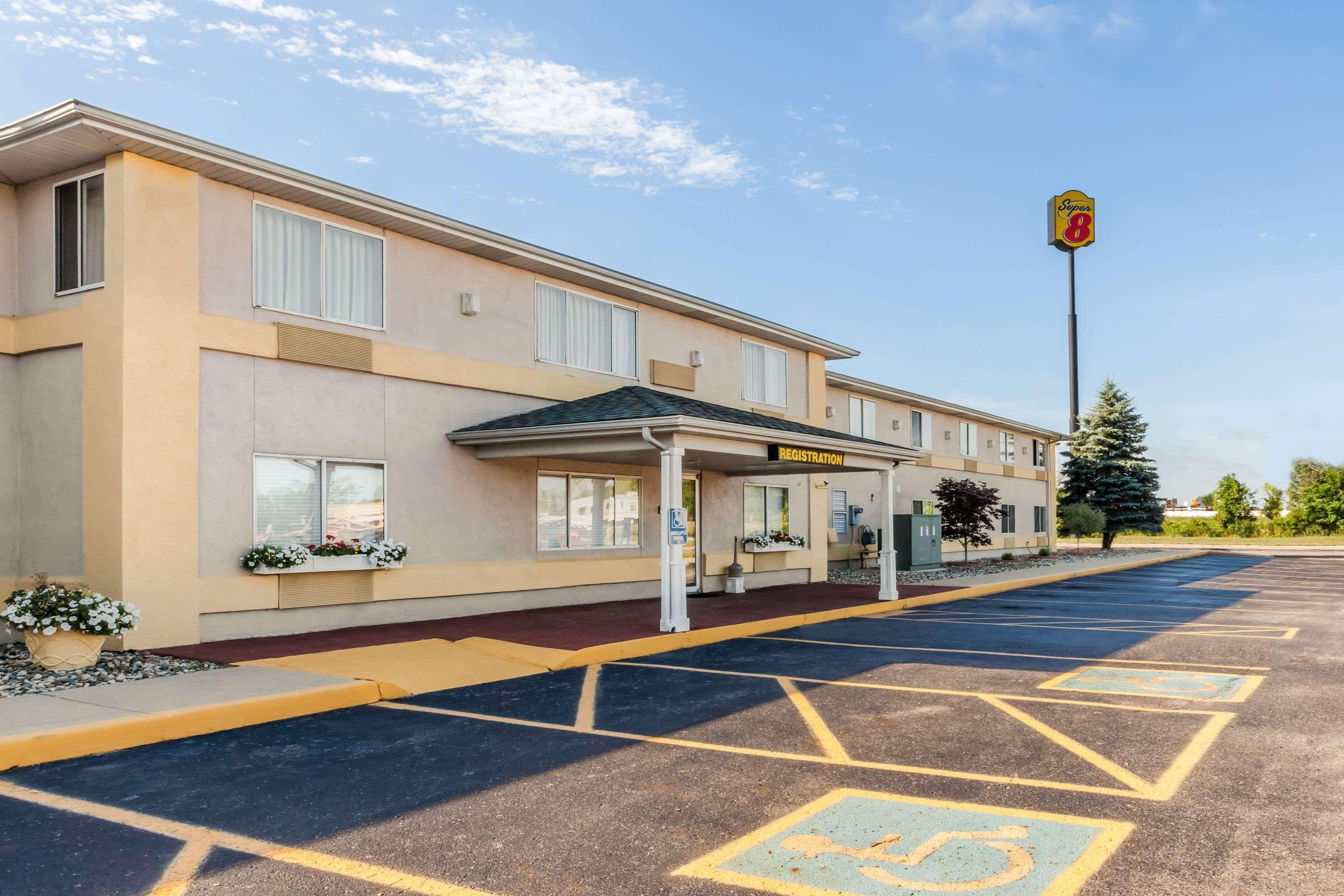 Hotel Super 8 By Wyndham Ionia Mi Zewnętrze zdjęcie