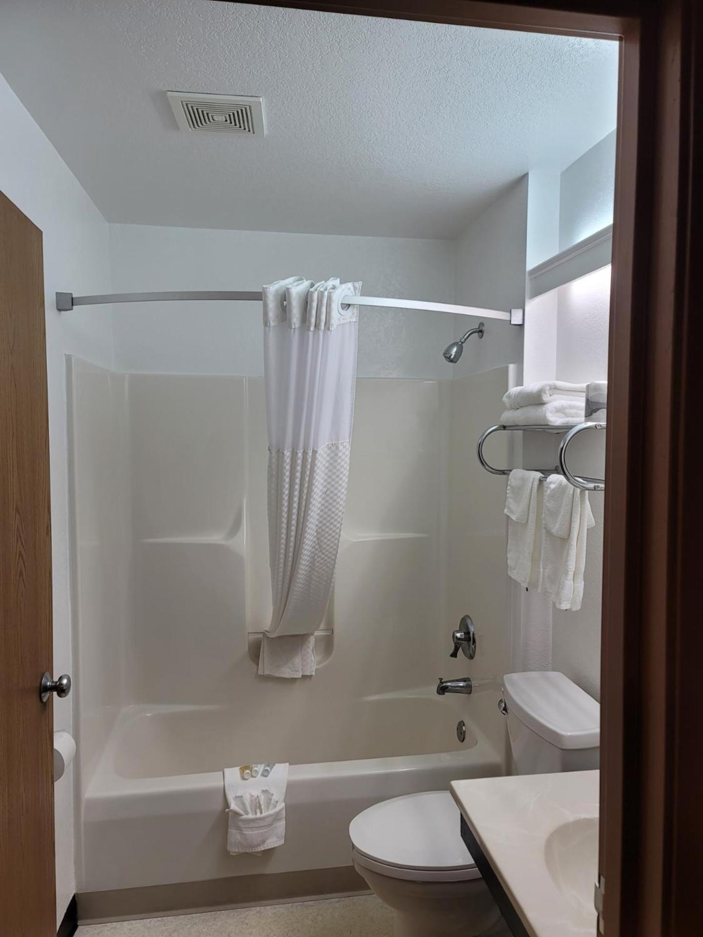 Hotel Super 8 By Wyndham Ionia Mi Zewnętrze zdjęcie