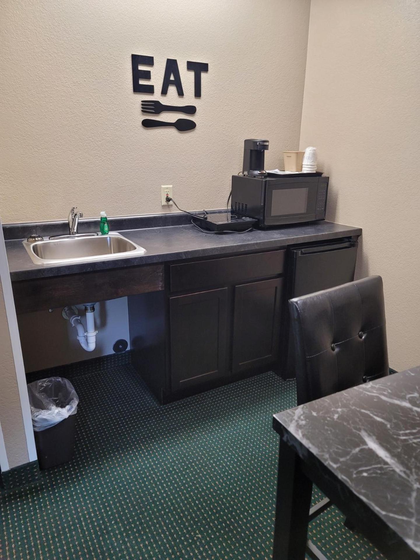 Hotel Super 8 By Wyndham Ionia Mi Zewnętrze zdjęcie